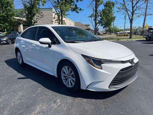 Ice Cap 2023 Toyota Corolla LE