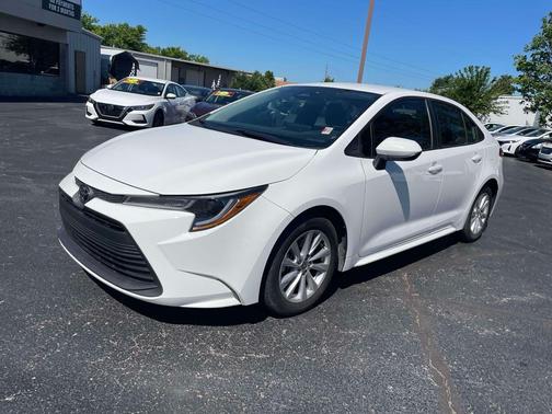 Ice Cap 2023 Toyota Corolla LE