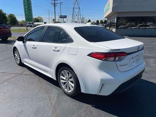Ice Cap 2023 Toyota Corolla LE