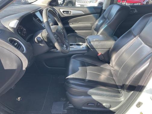 2017 Nissan Pathfinder SL