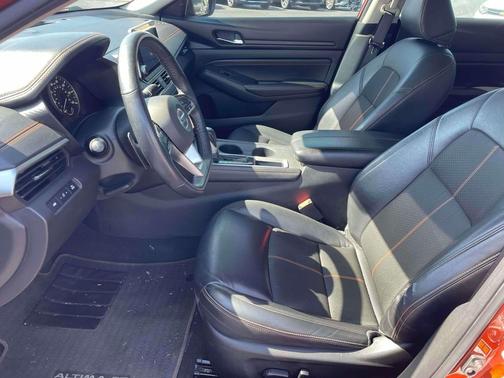 Sunset Drift Chromaflair 2021 Nissan Altima SR FWD
