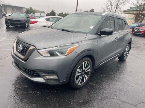 2020 Nissan Kicks SR