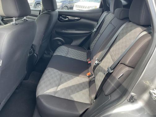2021 Nissan Rogue Sport SV