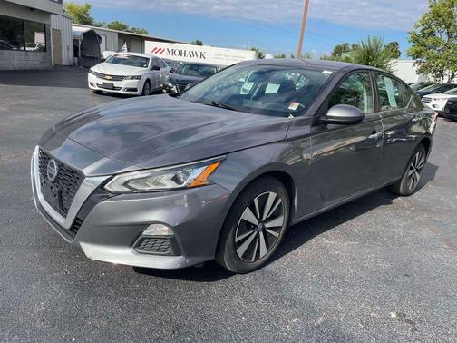 2022 Nissan Altima 2.5 SV