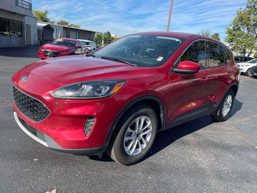 2020 Ford Escape SE