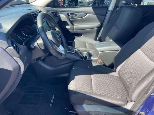 Caspian Blue Metallic 2019 Nissan Rogue SV