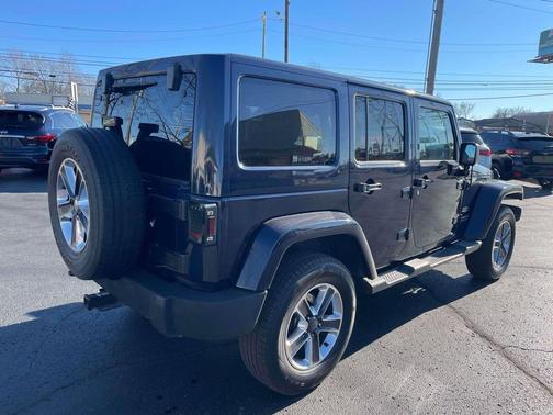 2013 Jeep Wrangler Unlimited Sahara