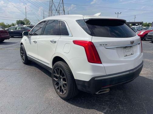Crystal White Tricoat 2017 Cadillac XT5 Luxury