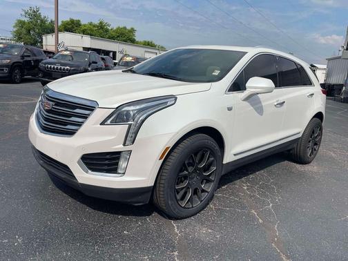 Crystal White Tricoat 2017 Cadillac XT5 Luxury
