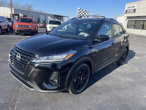 2023 Nissan Kicks SR