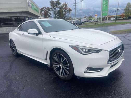 2017 INFINITI Q60 2.0t Premium