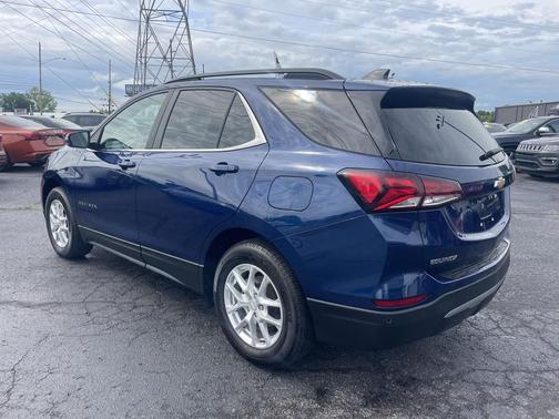 Blue Glow Metallic 2022 Chevrolet Equinox 1LT