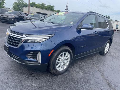 Blue Glow Metallic 2022 Chevrolet Equinox 1LT