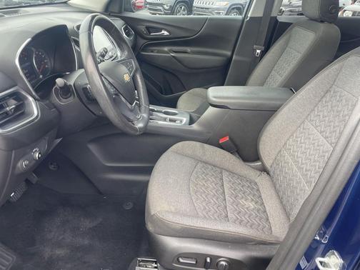 Blue Glow Metallic 2022 Chevrolet Equinox 1LT