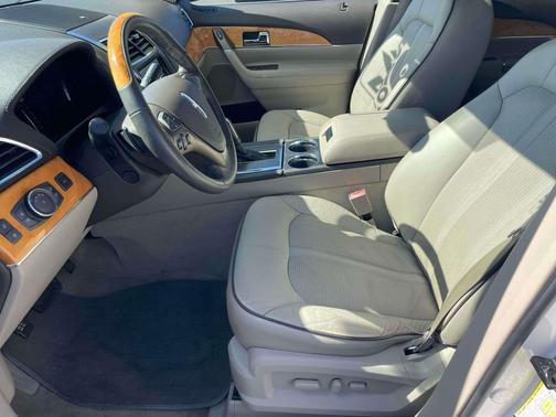 2013 Lincoln MKX Base