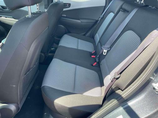 Thunder Gray 2019 Hyundai KONA SE
