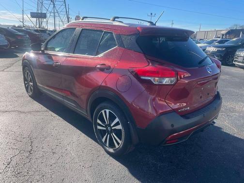 2020 Nissan Kicks SR