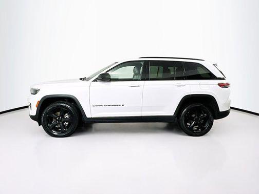 2022 Jeep Grand Cherokee Altitude