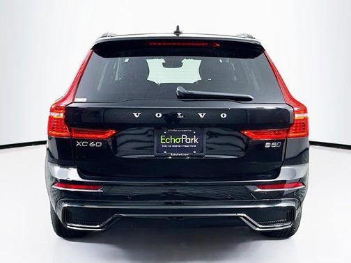 2025 Volvo XC60 B5 Core