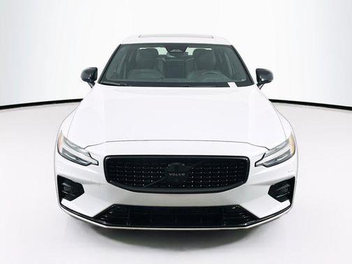 2024 Volvo S60 B5 Plus Black Edition