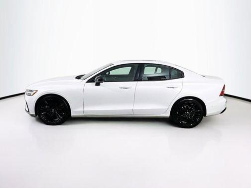 2024 Volvo S60 B5 Plus Black Edition