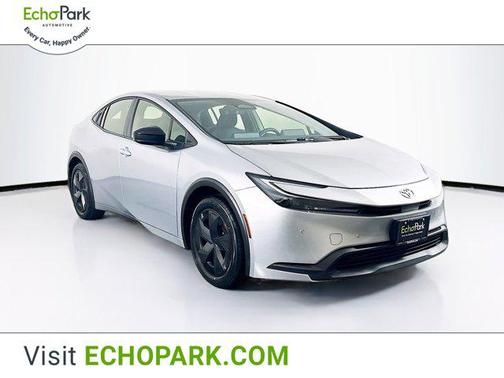 2025 Toyota Prius LE