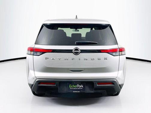 2024 Nissan Pathfinder S FWD