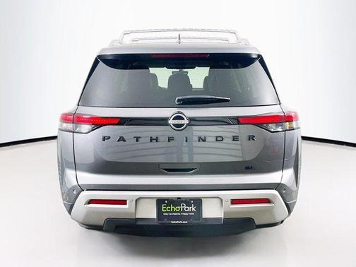 2023 Nissan Pathfinder SL FWD
