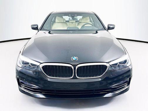2018 BMW 530 530i
