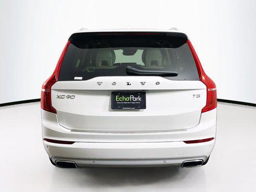 2020 Volvo XC90 T5 Momentum