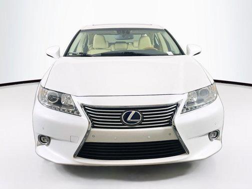 2015 Lexus ES 300h Base