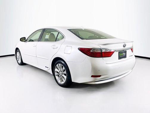 2015 Lexus ES 300h Base