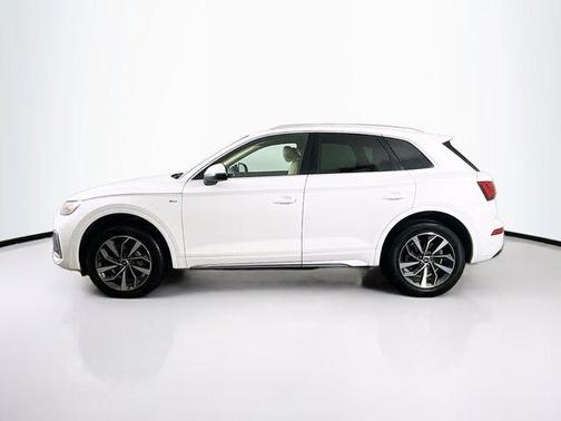 2022 Audi Q5 45 S line Premium Plus