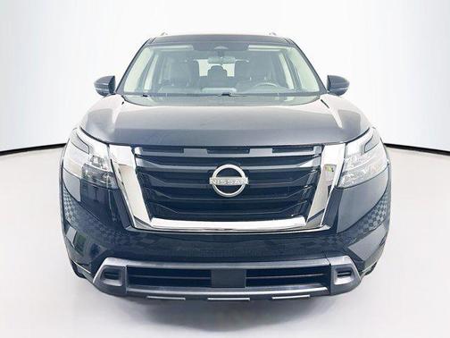 2024 Nissan Pathfinder SV FWD