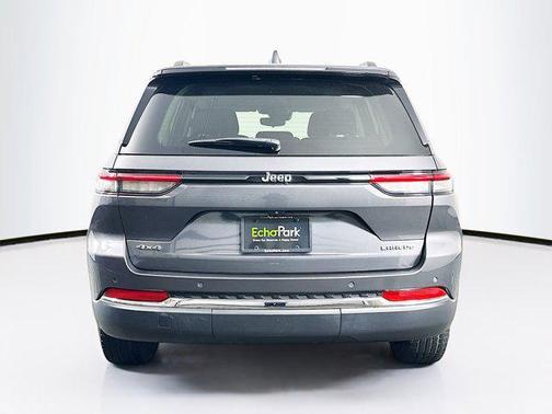 2022 Jeep Grand Cherokee Laredo