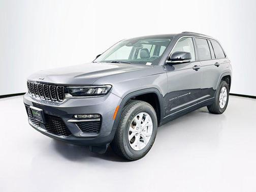 Baltic Gray Metallic Clearcoat 2023 Jeep Grand Cherokee Limited