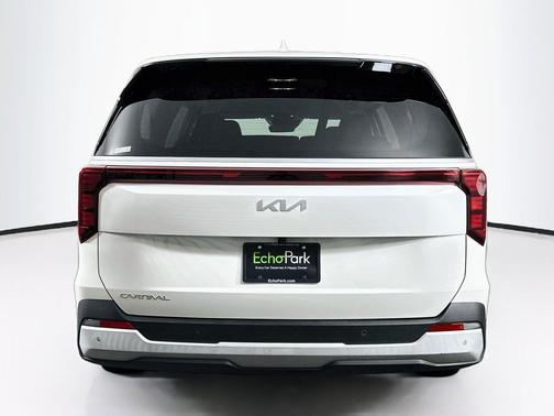 Snow White Pearl 2025 Kia Carnival LXS