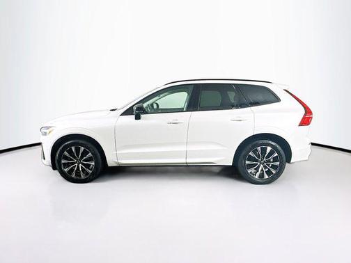 2023 Volvo XC60 B5 Plus Dark Theme