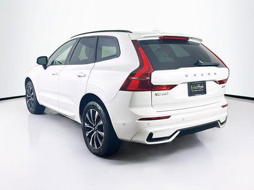 2023 Volvo XC60 B5 Plus Dark Theme