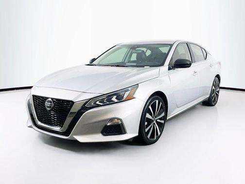 2021 Nissan Altima SR FWD