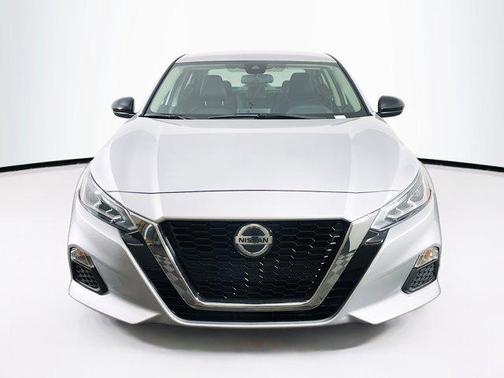 2021 Nissan Altima SR FWD