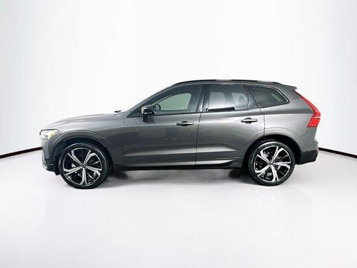 2023 Volvo XC60 B5 Ultimate Dark Theme
