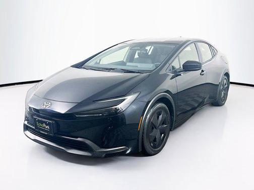 2025 Toyota Prius LE