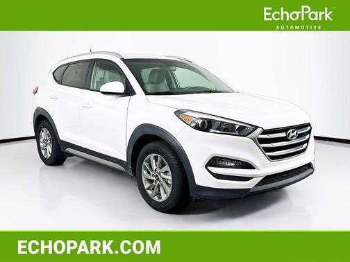 Dazzling White 2017 Hyundai TUCSON SE