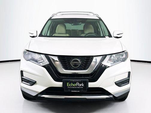 Pearl White Tricoat 2020 Nissan Rogue SV