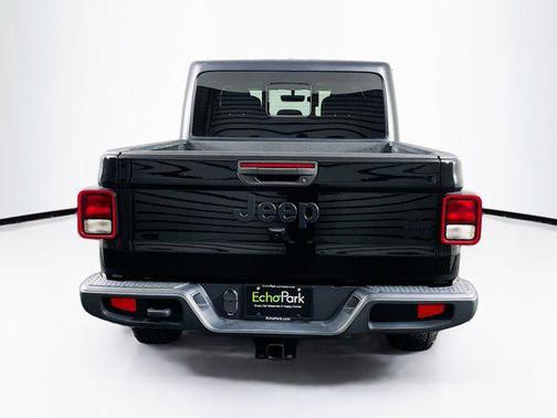 2021 Jeep Gladiator Willys 4x4
