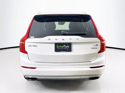 2020 Volvo XC90 T6 Momentum
