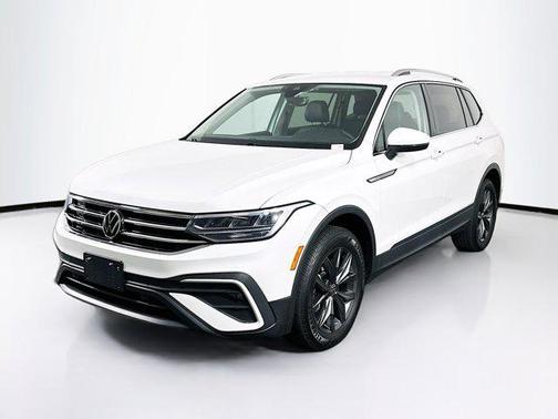 Opal White Pearl 2023 Volkswagen Tiguan 2.0T SE 4MOTION