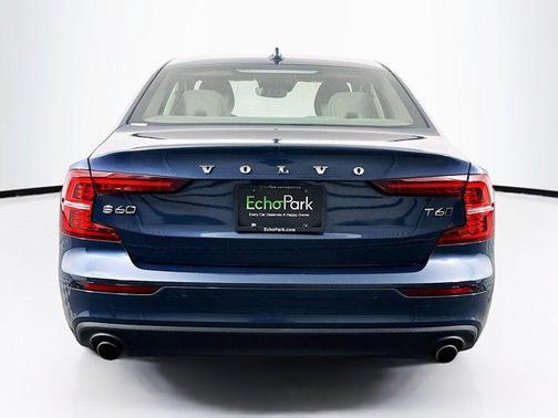 2020 Volvo S60 T6 Momentum