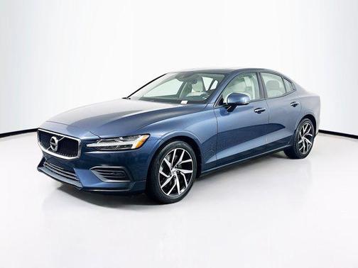 2020 Volvo S60 T6 Momentum